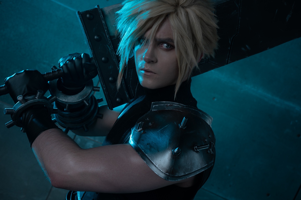 Россиянин косплеит Клауда Страйфа из Final Fantasy VII - фото 1