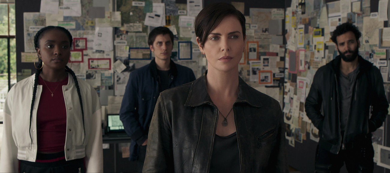 Вот и второй месяц лета. Говорят, скоро откроются кинотеатры, но далеко не все готовы в середине июля смотреть кино на большом экране. Рассказываем о наиболее интересных проектах месяца в цифре и кинопрокате, если он все-таки состоится.