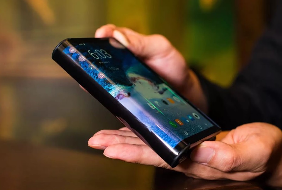 Samsung готовит к выходу еще два складных смартфона - фото 1