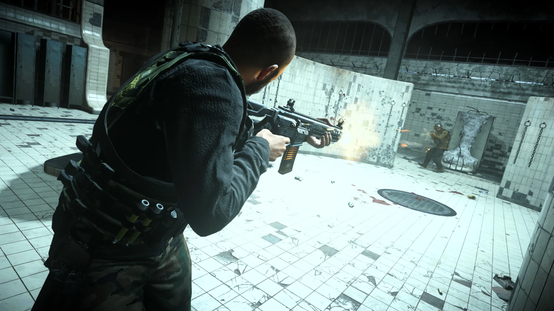 Call of Duty: Warzone вышла 10 марта, преодолела отметку в 60 миллионов игроков меньше чем за два месяца и, похоже, не планирует сбавлять обороты. Чтобы помочь новым игрокам, Activision выпустила подробное руководство по игре. Мы изучили его, сравнили с тактиками, которые выработали игроки, и собрали для вас самые полезные советы. В этом гайде речь пойдет о том, как можно облегчить себе поединок в ГУЛАГе.