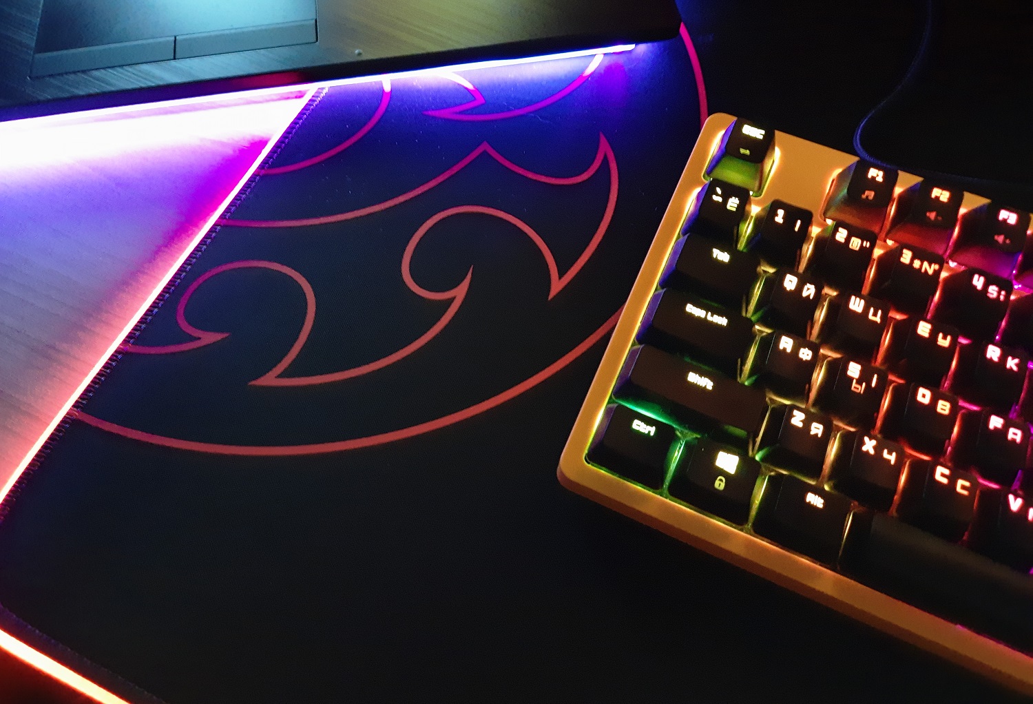 Обзор Adata XPG Battleground XL Prime: игровой коврик для мыши и клавиатуры с RGB-подсветкой - фото 3