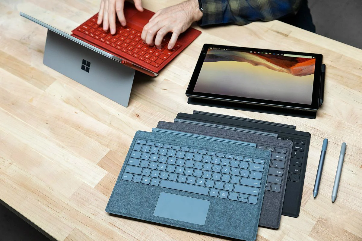 Конкуренты MacBook и AirPods, а также новая Windows 10X: итоги презентации Microsoft Surface - фото 2