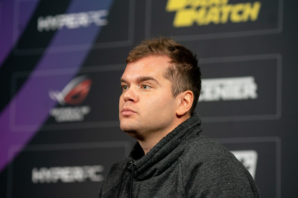 На EPICENTER 2019 по CS:GO мы пообщались с бывшим игроком Natus Vincere, а ныне аналитиком и стримером Арсением «ceh9» Триноженко. Поговорили как о прошедшем, так и о будущем сезоне в CS:GO, затронув выступление отдельных игроков и клубов. 