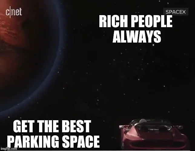 У богачей всегда лучшие

парковочные места.