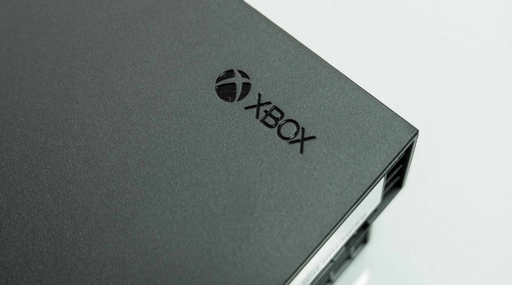 Обзор Xbox One X: Microsoft сделала очень крутую консоль. Надо брать? [+Видео] - фото 1