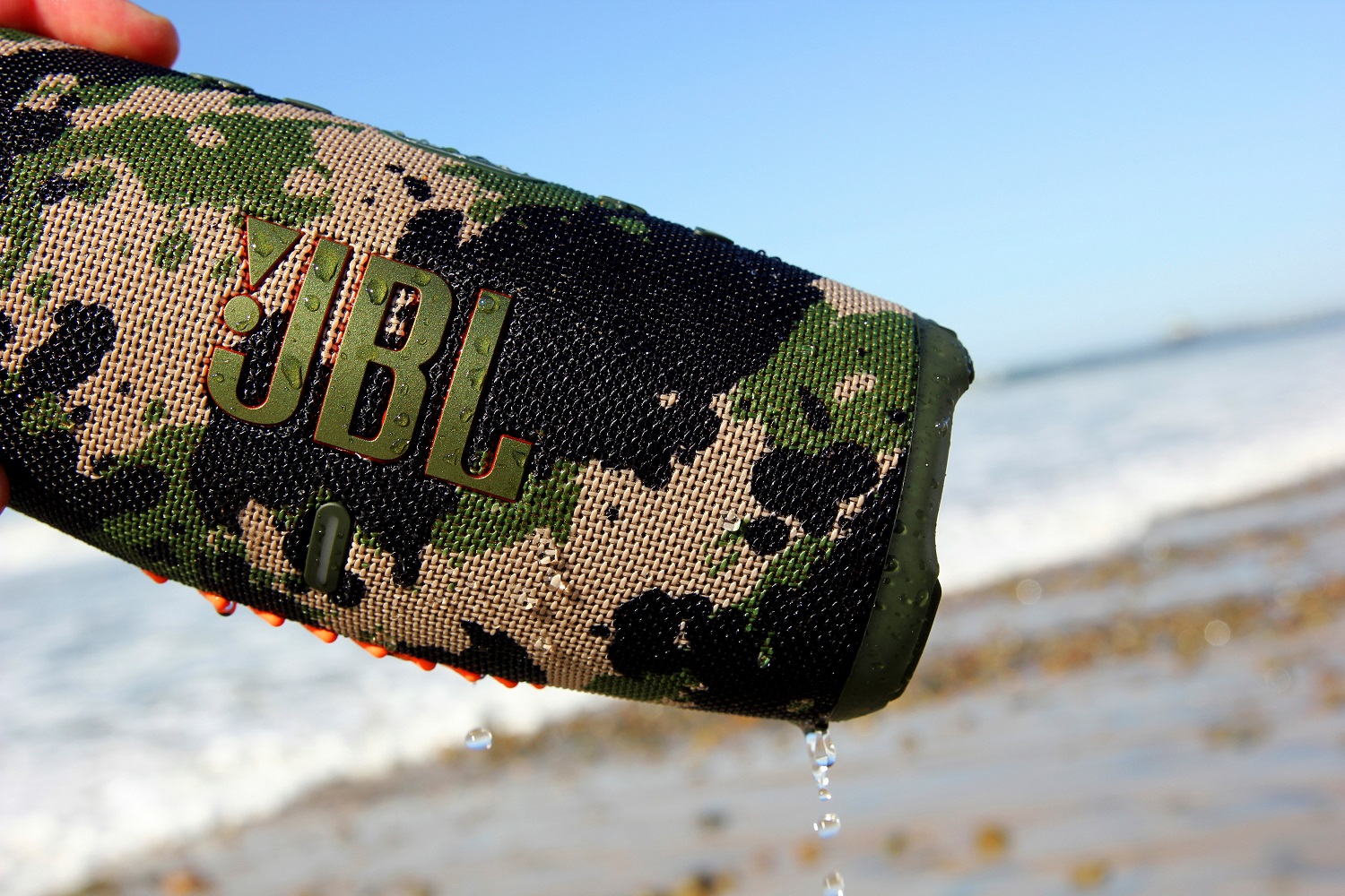 В России представили портативную колонку JBL Charge 5 - изображение 2 В России представили портативную колонку JBL Charge 5 - фото 2