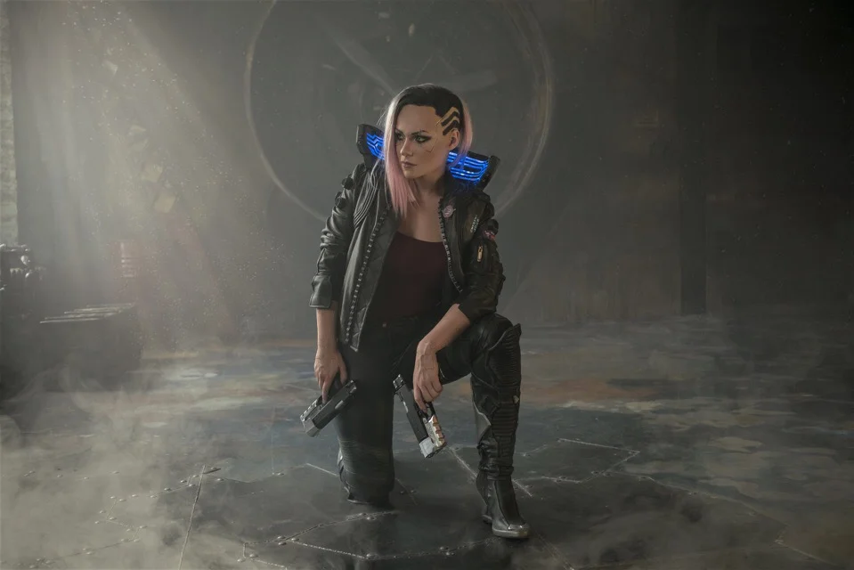 Чертовски крутой косплей главной героини Cyberpunk 2077. Над ним работали даже авторы игры! - фото 2