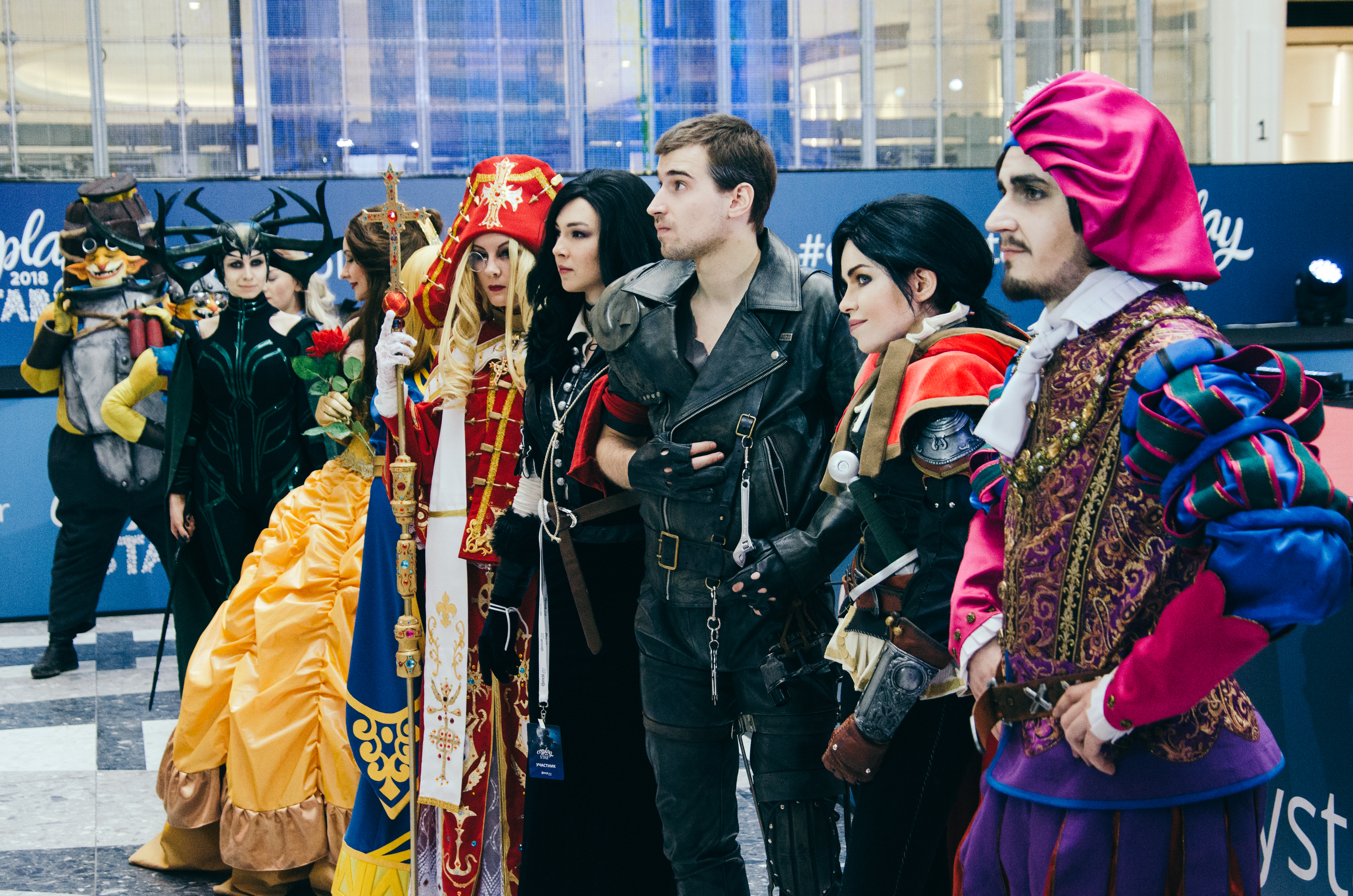 30 апреля в торговом центре «Ривьера» в Москве прошел фестиваль Cosplay Star 2018, организованный Mail.ru. Участие в конкурсе на сайте приняли больше трех сотен косплееров из разных уголков страны, а на сам фестиваль приехало восемьдесят четыре участника, которые приняли участие в шести разных категориях конкурсной программы. Мне удалось посетить фестиваль и сделать несколько фотографий, чтобы показать вам, как прошел Cosplay Star 2018.