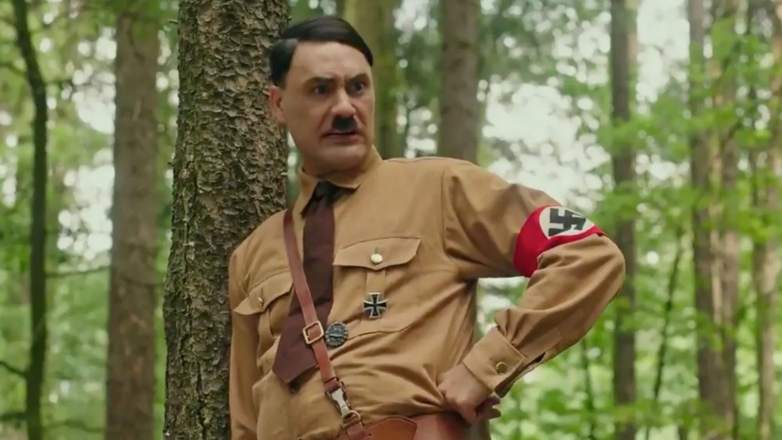 Тайка Вайтити играет Гитлера в трейлере своего нового фильма «Кролик Джоджо» (нет, это не про аниме) - фото 1