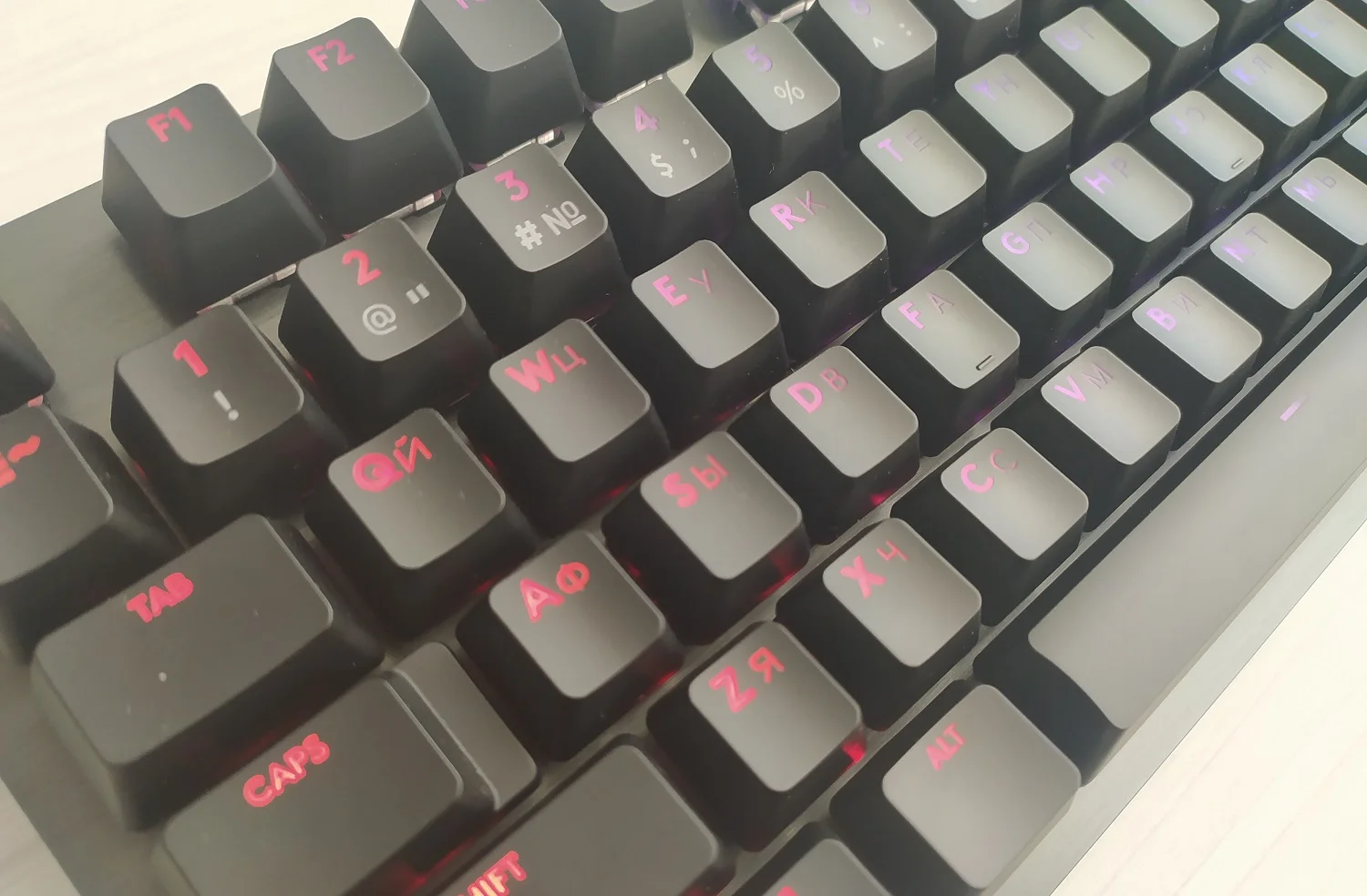 Обзор клавиатуры Logitech G512 Carbon — алюминиевый RGB-стиляга для геймеров - фото 13