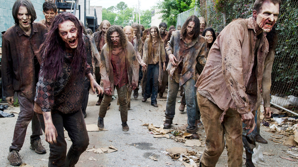 Ноябрь выдался насыщенным для фанатов «Ходячих мертвецов». Во-первых, в телеадаптации от AMC произошли заметные изменения, и сериал покинул актер Эндрю Линкольн, исполнивший роль Рика Граймса. А во-вторых, наконец вышла игра Overkillʼs The Walking Dead — кооперативный шутер в духе Left 4 Dead. Мы решили сделали действительно сложный тест. В нем нужно угадать, кто на фотографии — зомби из массовки в сериале или косплеер в гриме.