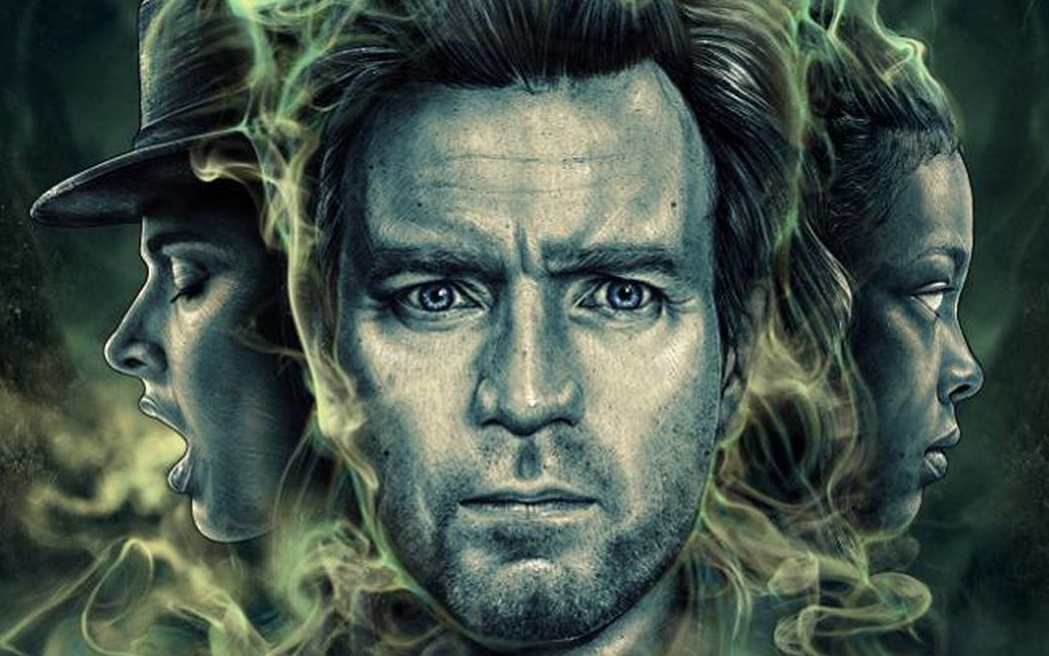 Фильм The Shining Стэнли Кубрика 1980 года почти никого не оставил равнодушным. Даже в наше время всевозможных блокбастеров, кровавых фильмов ужасов и спецэффектов (казалось бы, зрителя ничем не удивишь), невозможно смотреть «Сияние» без замирания сердца. Но вот спустя почти сорок лет выходит сиквел нашумевшего мистического триллера — «Доктор Сон» (Dr. Sleep, экранизация одноименной книги). Много ли у «Доктора» общего с прародителем, мы увидим в кино уже в этот четверг, 7 ноября. Но для начала вспомним самое главное.