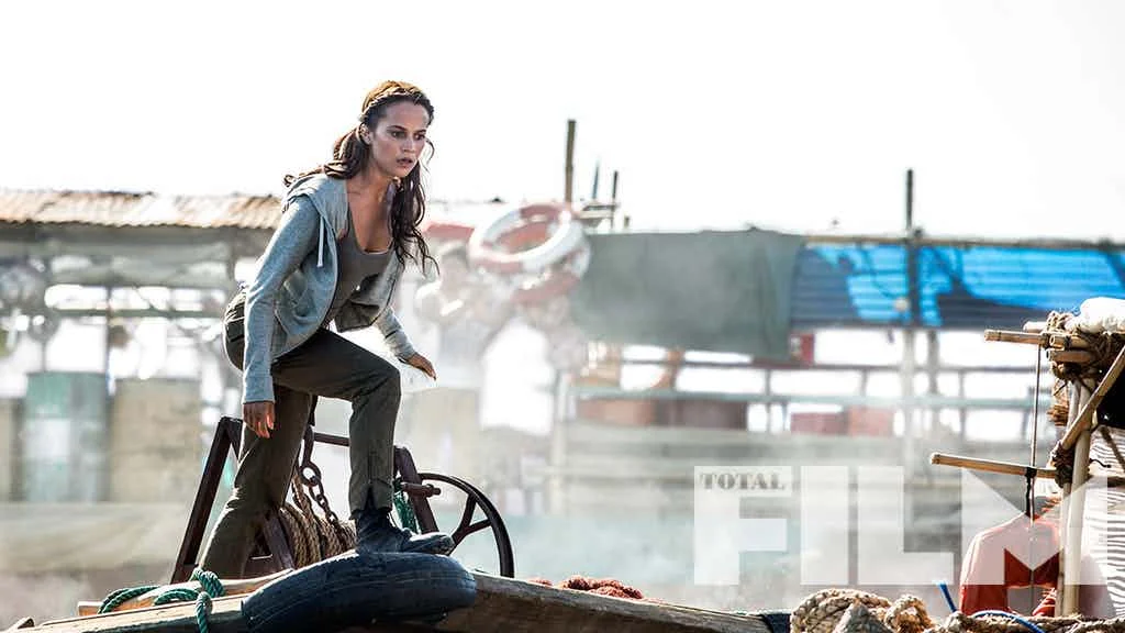 Алисия Викандер с луком и ледорубом на новых кадрах фильма Tomb Raider. Та самая Крофт? - фото 4