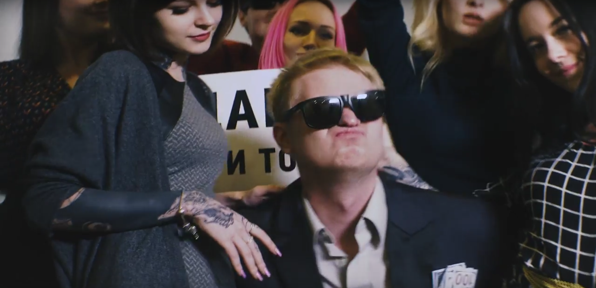 MC Хованский записал дисс-пародию на «Азино 777». В роли «АК-47» — Славный Друже! - фото 1