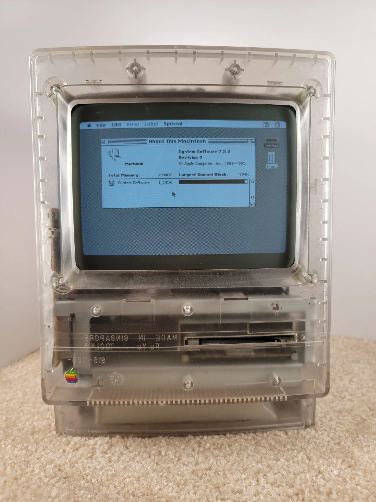 Прозрачное ретро: прототип Apple Macintosh Classic показали на качественных фото - фото 1