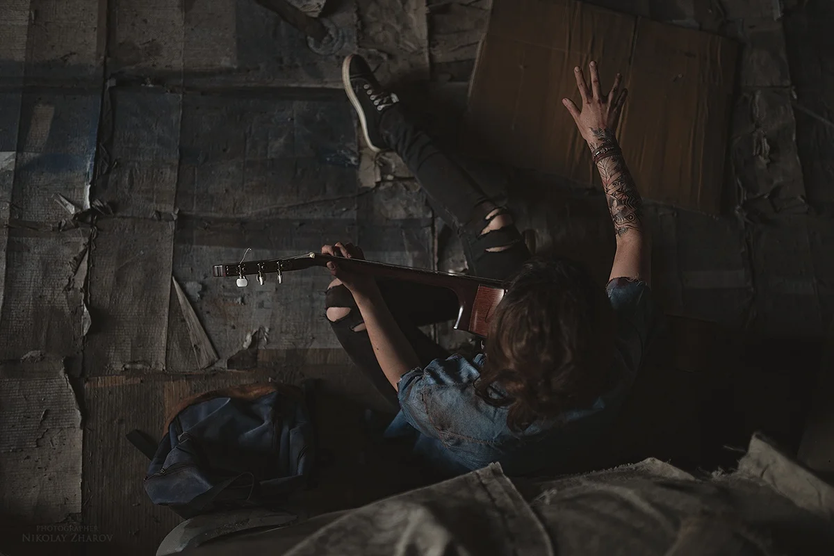 Опасное путешествие Элли в новом крутом косплее The Last of Us: Part II - фото 4