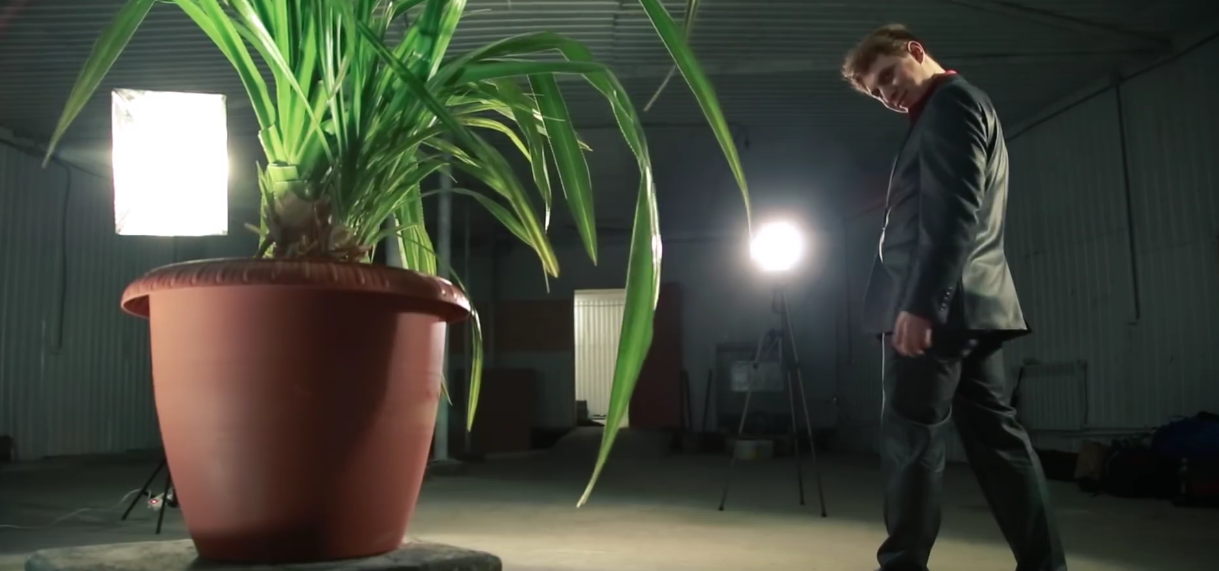 Посмотрите уморительную пародию на  Хованского и его дисс на Моргенштерна! В роли последнего — фикус - фото 1