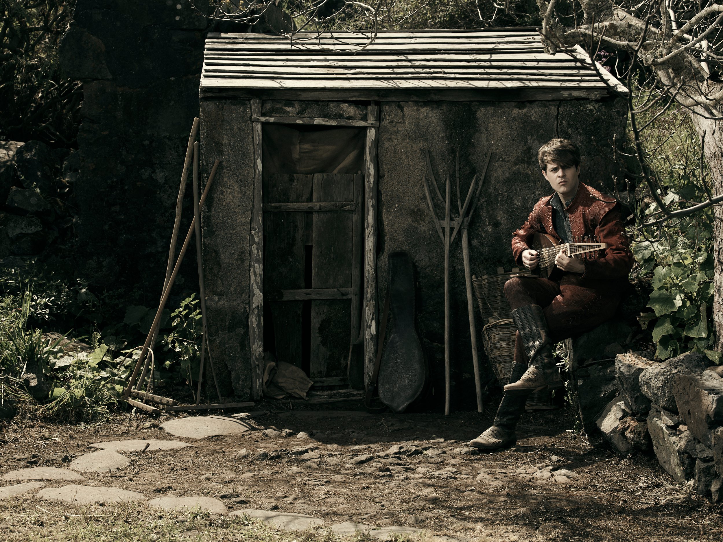 Создатели «Ведьмака» от Netflix показали идеальную фотосессию Лютика - изображение 10 Создатели «Ведьмака» от Netflix показали идеальную фотосессию Лютика - фото 10