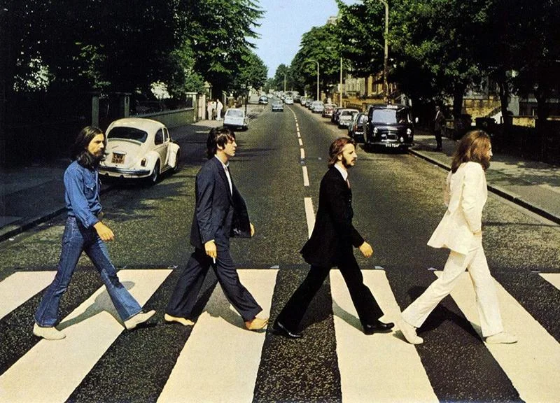 Легендарной обложке Abbey Road от Beatles – 50 лет. Как фанаты отмечают ее юбилей - фото 1