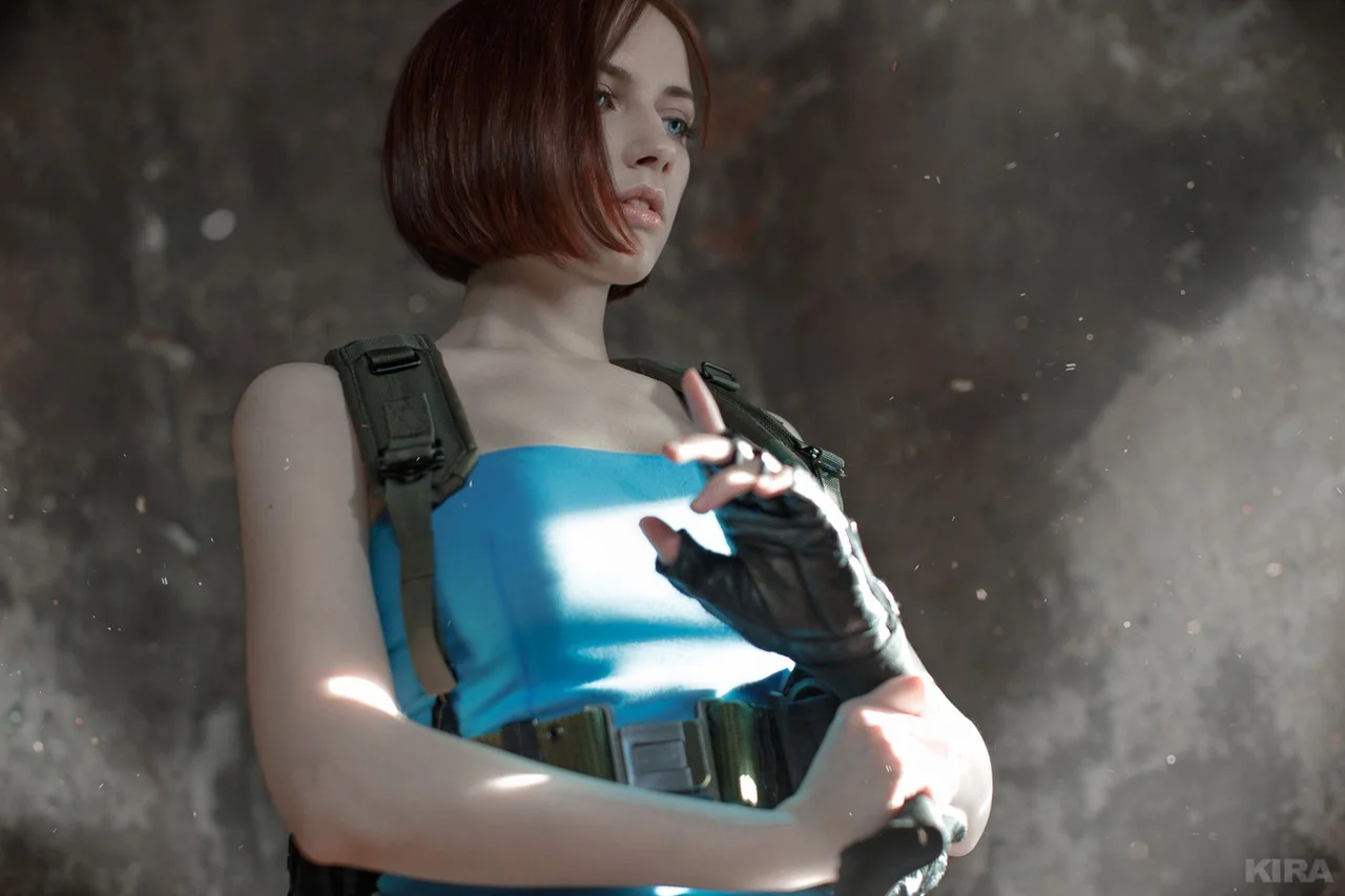 Косплей дня: Джилл Валентайн из Resident Evil 3: Nemesis﻿ сражается с зомби - фото 9