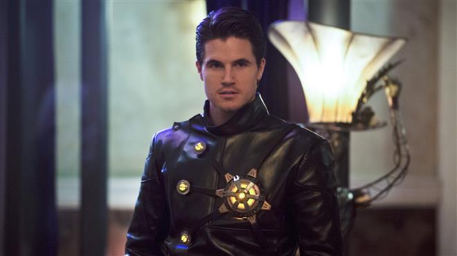 Все пасхалки в кроссовере CW «Кризис на Земле-Икс» [обновлено] - фото 9