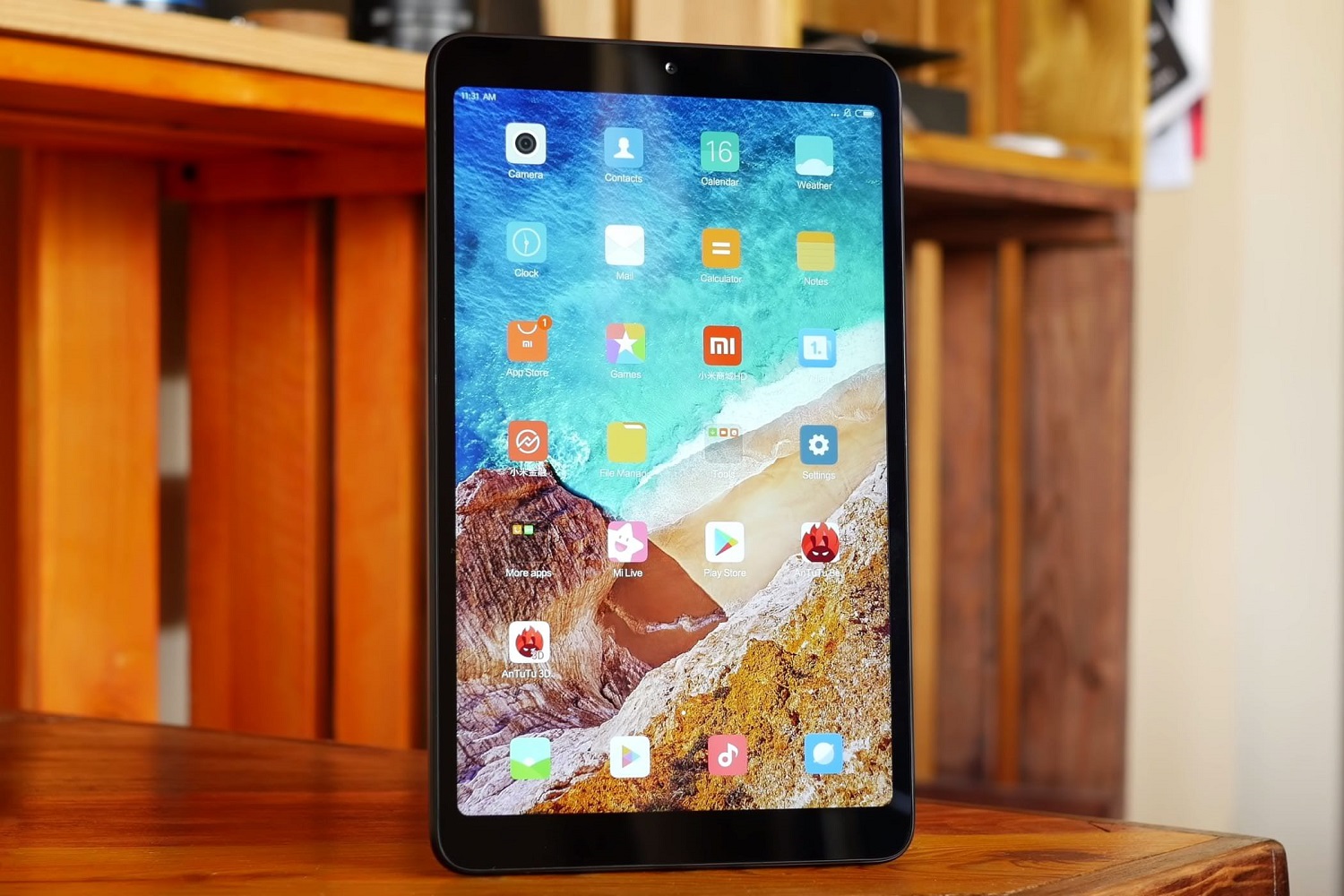 В интернет-магазине AliExpress полно недорогих планшетов. Часть из них можно использовать, как ноутбук, подключая клавиатуру, а другие помогут скоротать время за фильмом или книгой. Собрали десятку лучших, на наш взгляд, моделей, которые достойны вашего внимания.