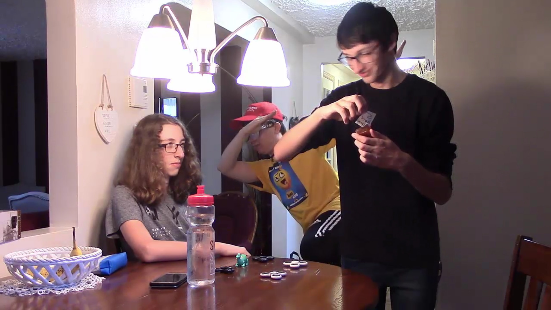 Steam заполонили игры, убивающие веру в лучшее завтра. И вот вышла еще одна! - фото 1