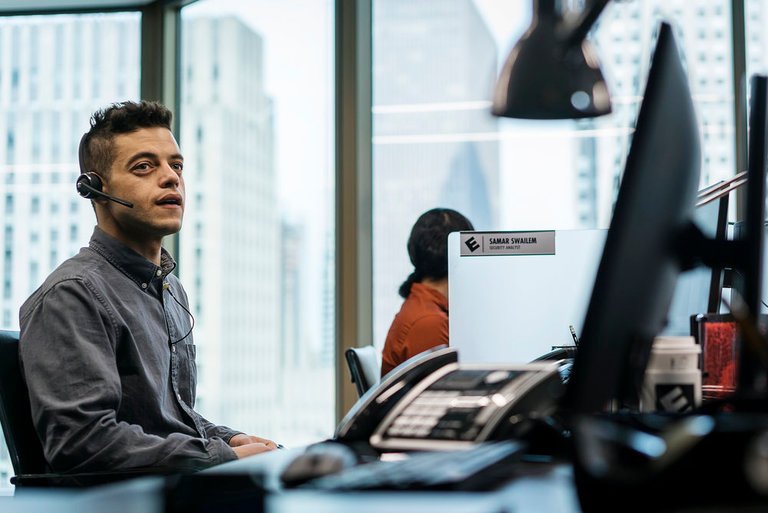 Суть. Рецензия на 5 серию 3 сезона «Мистера Робота» - изображение 1 Суть. Рецензия на 5 серию 3 сезона «Мистера Робота» - фото 1