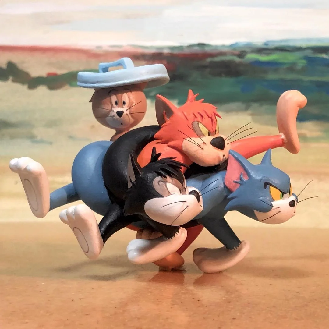 Японский художник воссоздает сцены из «Тома и Джерри» в забавных скульптурах - фото 6