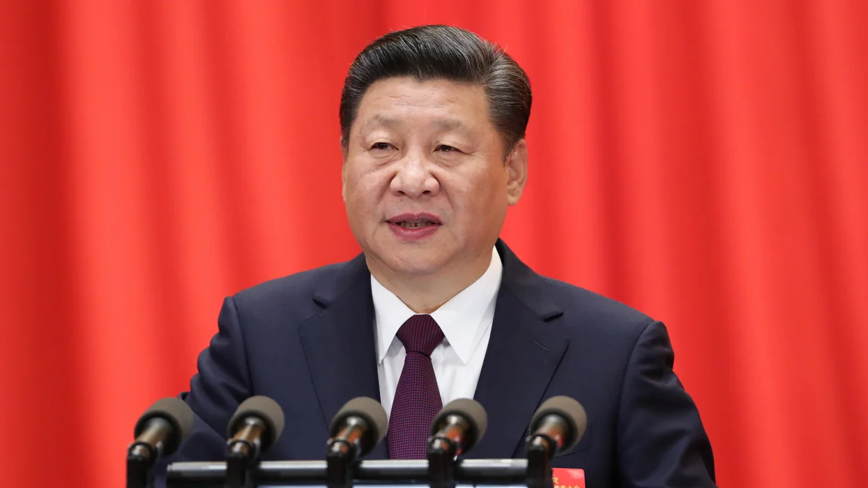 «Мистер Вонючая дыра» — так Facebook перевел имя главы Китая Си Цзиньпина - фото 1