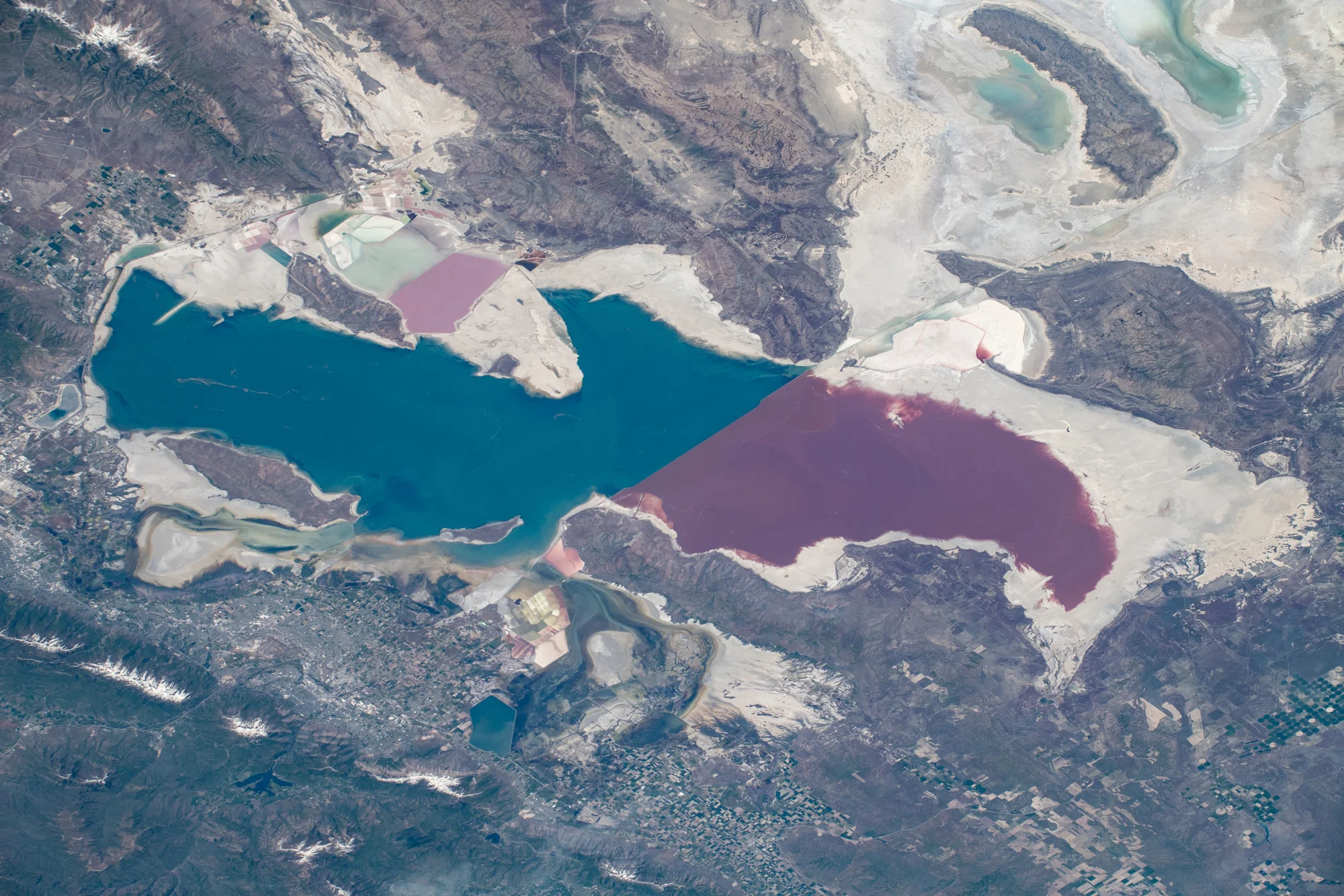 Большое Соленое озеро. Штат Юта, США.