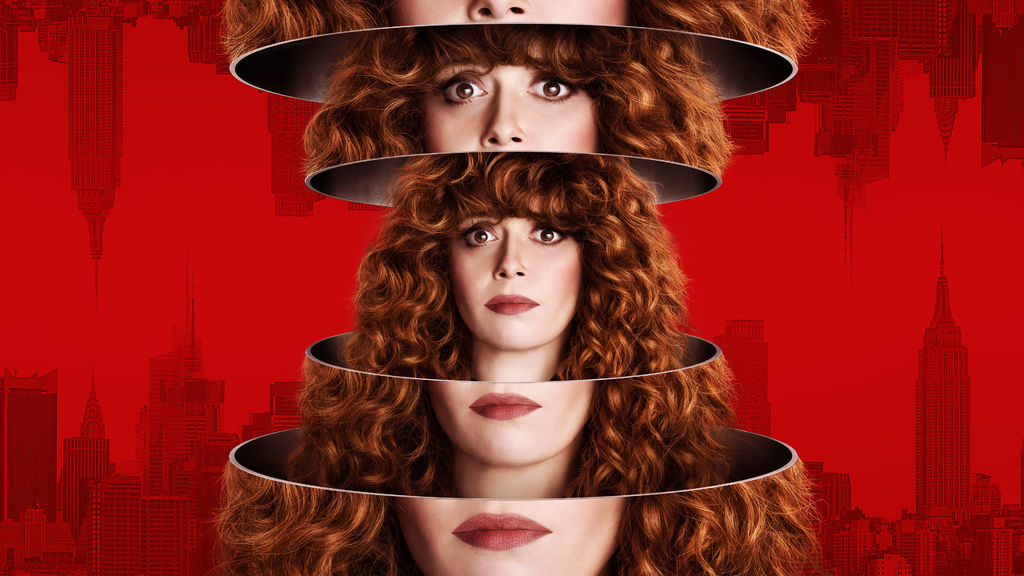 1 февраля на Netflix вышло восемь серий мини-сериала «Матрешка» (Russian Doll). Это еще один проект, заимствующий идею временной петли у классического «Дня сурка»: главный герой снова и снова повторяет один и тот же день. В этот раз вместо Билла Мюррея в петлю попала актриса Наташа Лионн — ее героиня Надя после каждого летального несчастного случая «перерождается» прямо в разгар вечеринки по случаю своего дня рождения. Снова и снова.