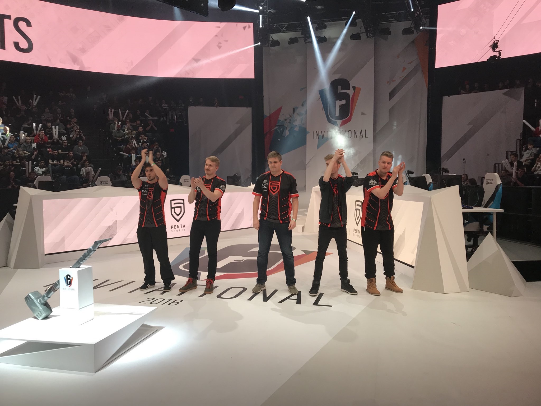 Как живут и выживают киберспортивные клубы - фото 1