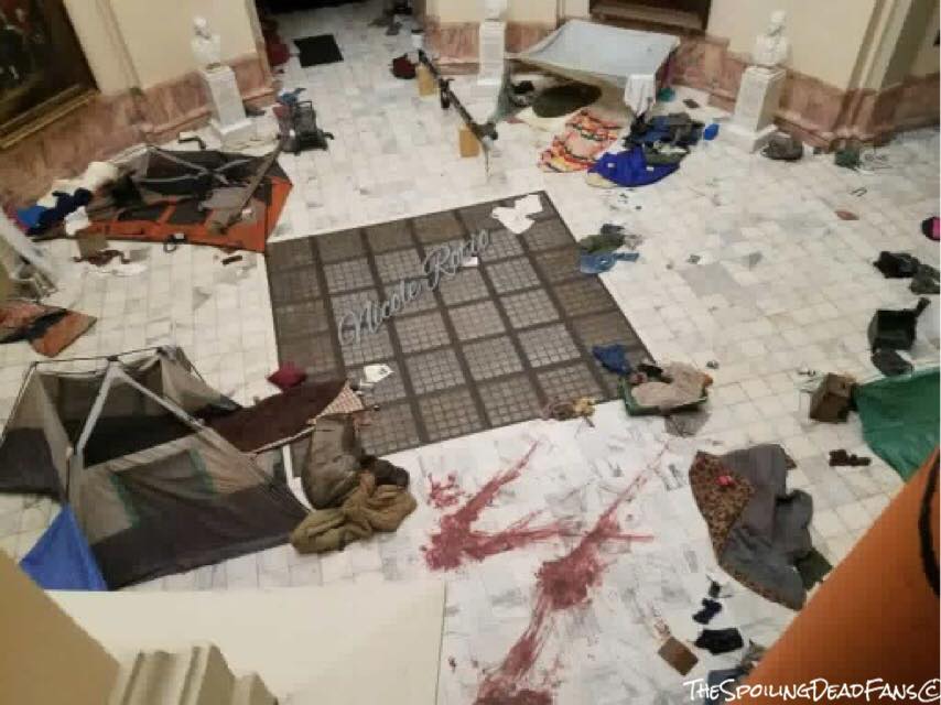 Что Рик и его люди забыли в Вашингтоне? Новые фото со съемок 9 сезона «Ходячих мертвецов» - фото 12