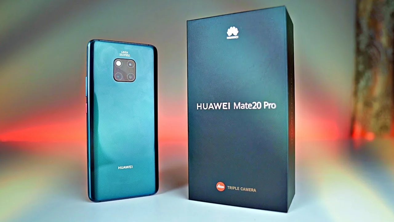 В 2018 году китацы представили Huawei Mate 20 Pro — флагманский аппарат с тремя основными камерами. Впервые главный модуль дополняли широкоугольный объектив и макрокамера, а сейчас такой набор стоит у каждой бюджетной модели.