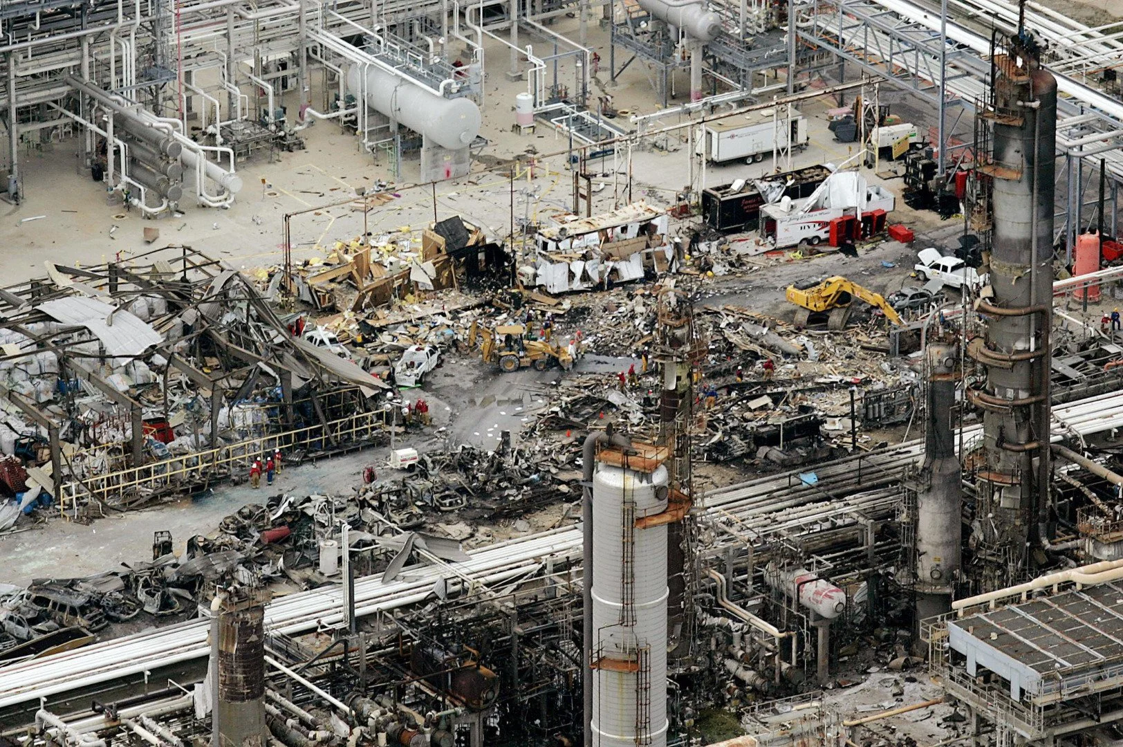 В октябре 1989 года на химическом заводе компании Phillips Petroleum Company в городе Пасадена, штат Техас, сначала произошла утечка газа, а потом он взорвался. Силу взрыва сравнивают с 2,5 тоннами динамита. Тушение огромного пожара, который начался после взрыва, заняло 10 часов. Погибло 23 человека, ранено — 314 человек.