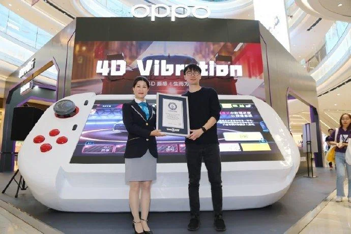 Китайцы создали огромный рабочий геймпад размером с автомобиль - фото 1