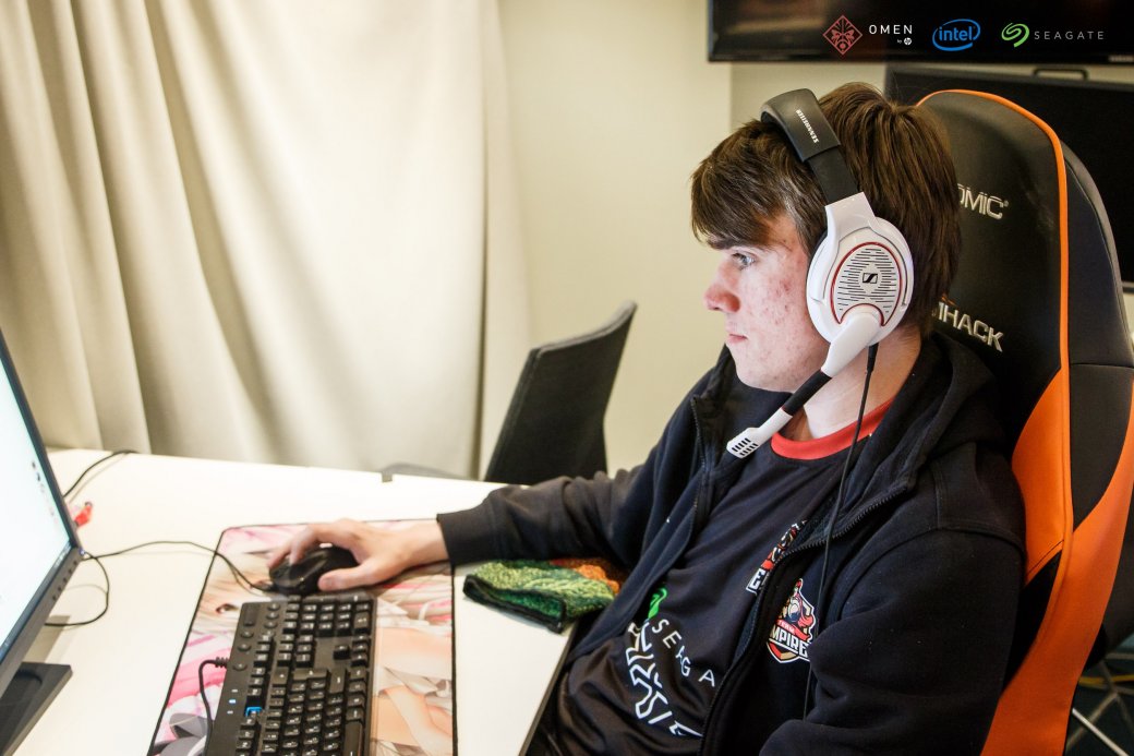 Miposhka: «Кроме Dota 2 я больше ничем особо не увлекаюсь. Только Дотой и живу» - изображение 2 Miposhka: «Кроме Dota 2 я больше ничем особо не увлекаюсь. Только Дотой и живу» - фото 2