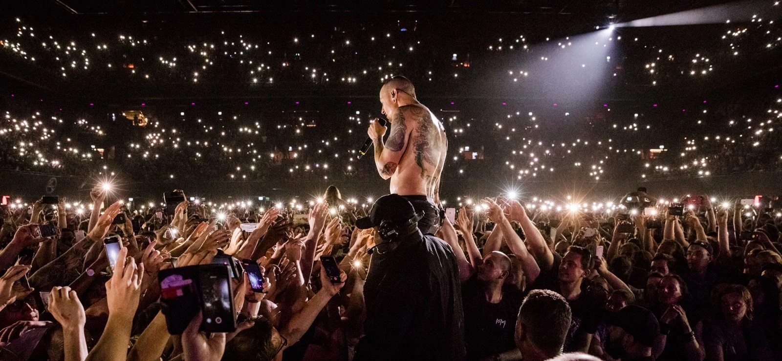 Новый альбом Linkin Park «One More Light Live» выйдет 15 декабря. Предзаказ уже доступен - фото 1