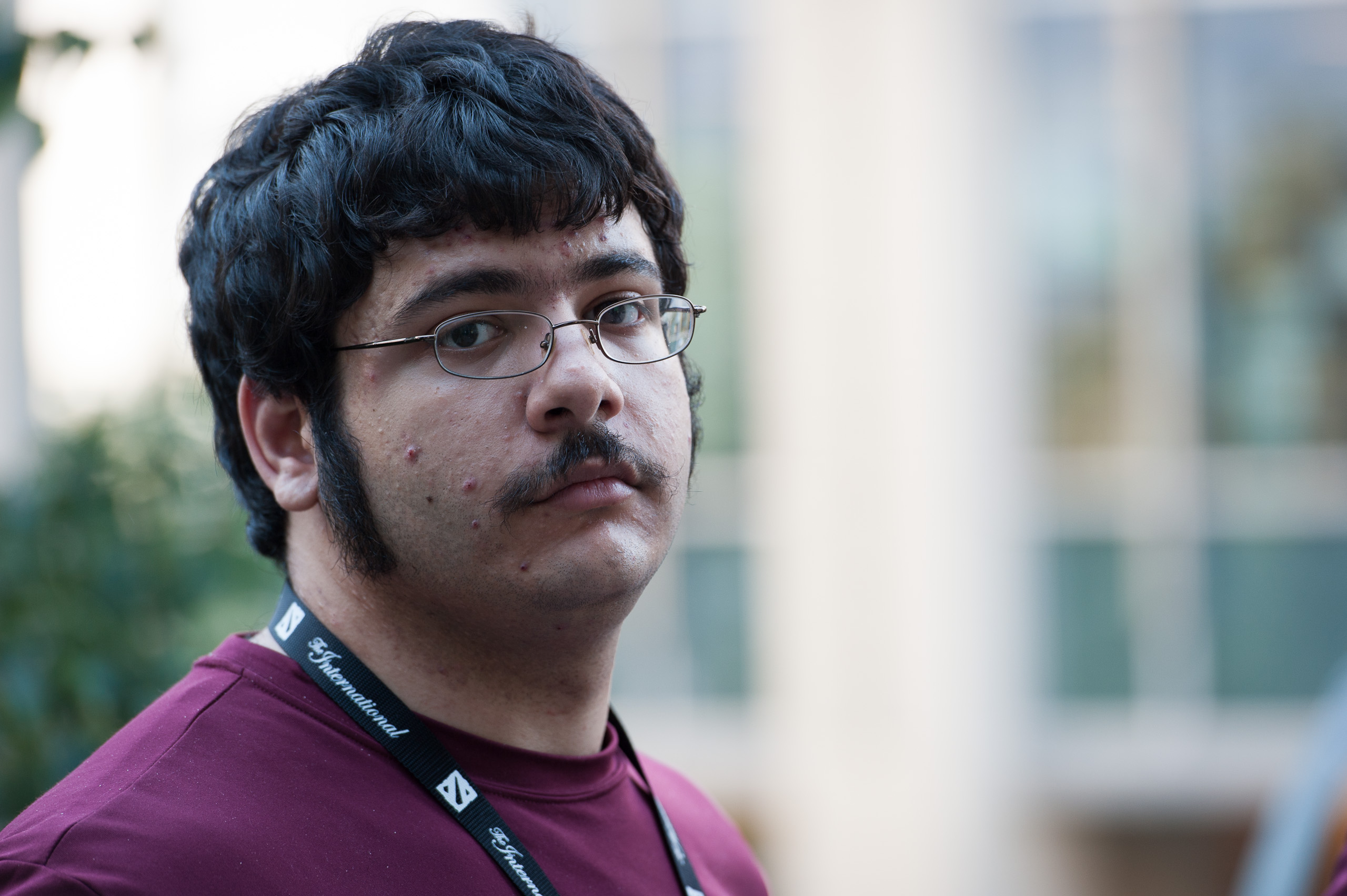 Бывшего про-игрока по Dota 2 заблокировали на Twitch за песни про чернокожих - фото 1