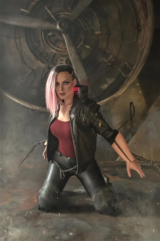 Чертовски крутой косплей главной героини Cyberpunk 2077. Над ним работали даже авторы игры! - фото 5
