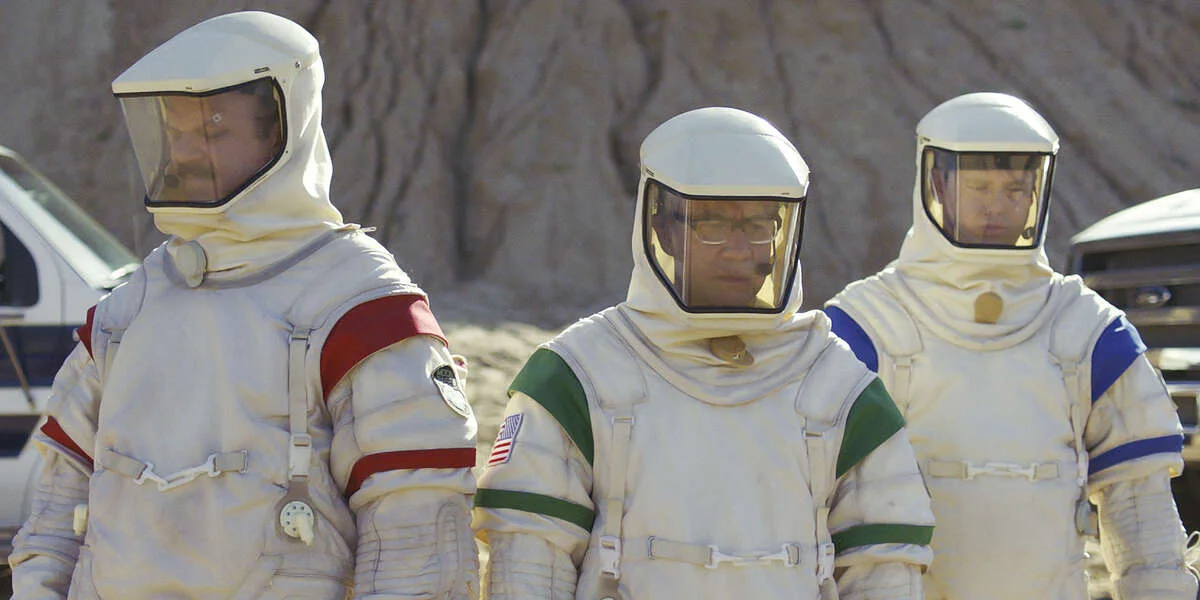 Пять причин посмотреть «Лунную базу 8» — комедийный сериал о лузерах-астронавтах - фото 1