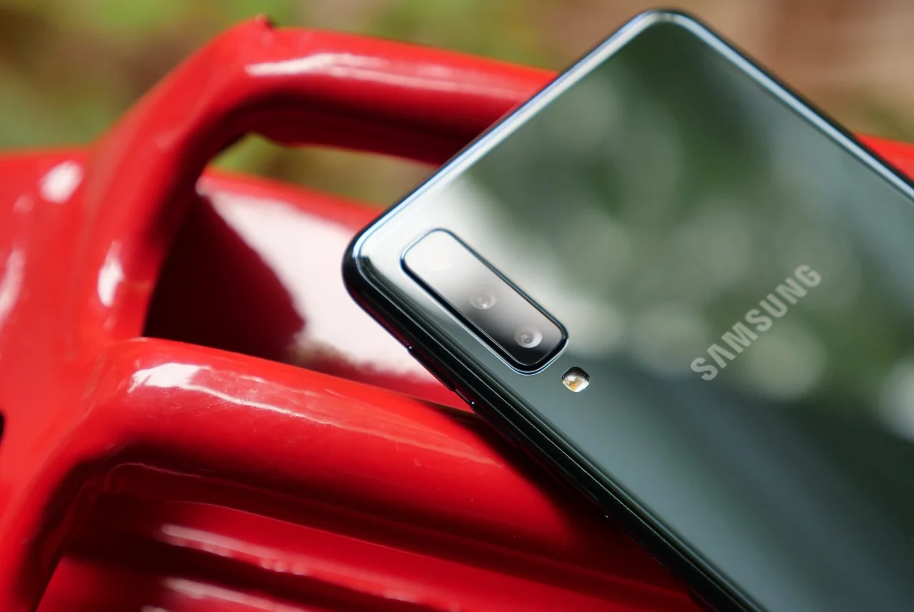 Samsung представила смартфоны среднего сегмента Galaxy A30 и Galaxy A50 - фото 1