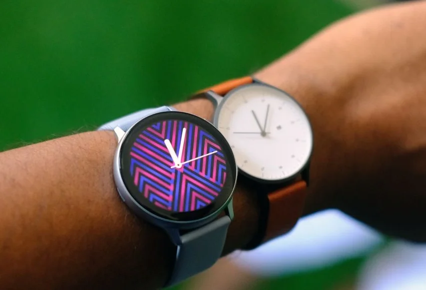 Смарт-часы Samsung Galaxy Watch Active 2 получили сенсорный корпус и ценник от 18 000 рублей - фото 1