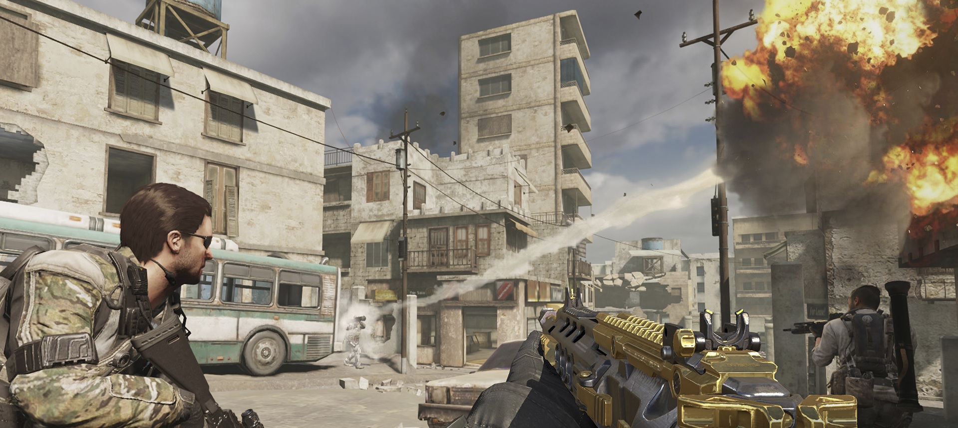 У мобильных версий PUBG и Fortnite появился достойный конкурент — Call of Duty: Mobile. За первую неделю после выхода мобильную версию одного из самых популярных в мире шутеров загрузили аж 100 миллионов раз. Старт, который показала игра, стал лучшим за всю историю мобильных игр. Если вам этого недостаточно, то мы нашли еще пять причин сыграть в Call of Duty: Mobile.