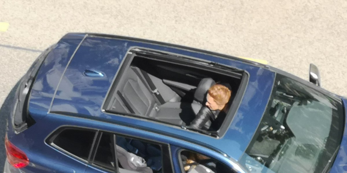 Злодей на броневике гонится за Наташей — это новые фотографии со съемок «Черной вдовы» - изображение 5 Злодей на броневике гонится за Наташей — это новые фотографии со съемок «Черной вдовы» - фото 5