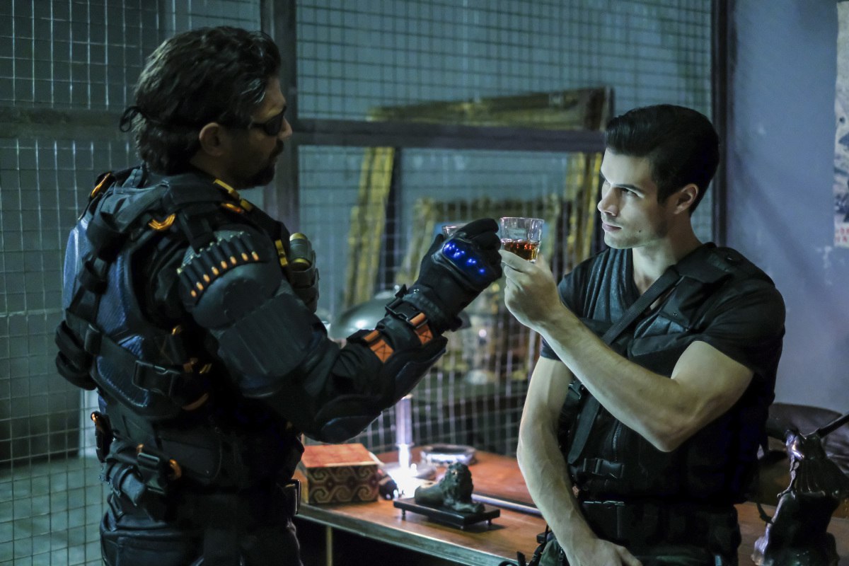 Суть. Короткая рецензия на 6 серию 6 сезона «Стрелы» - изображение 1 Суть. Короткая рецензия на 6 серию 6 сезона «Стрелы» - фото 1