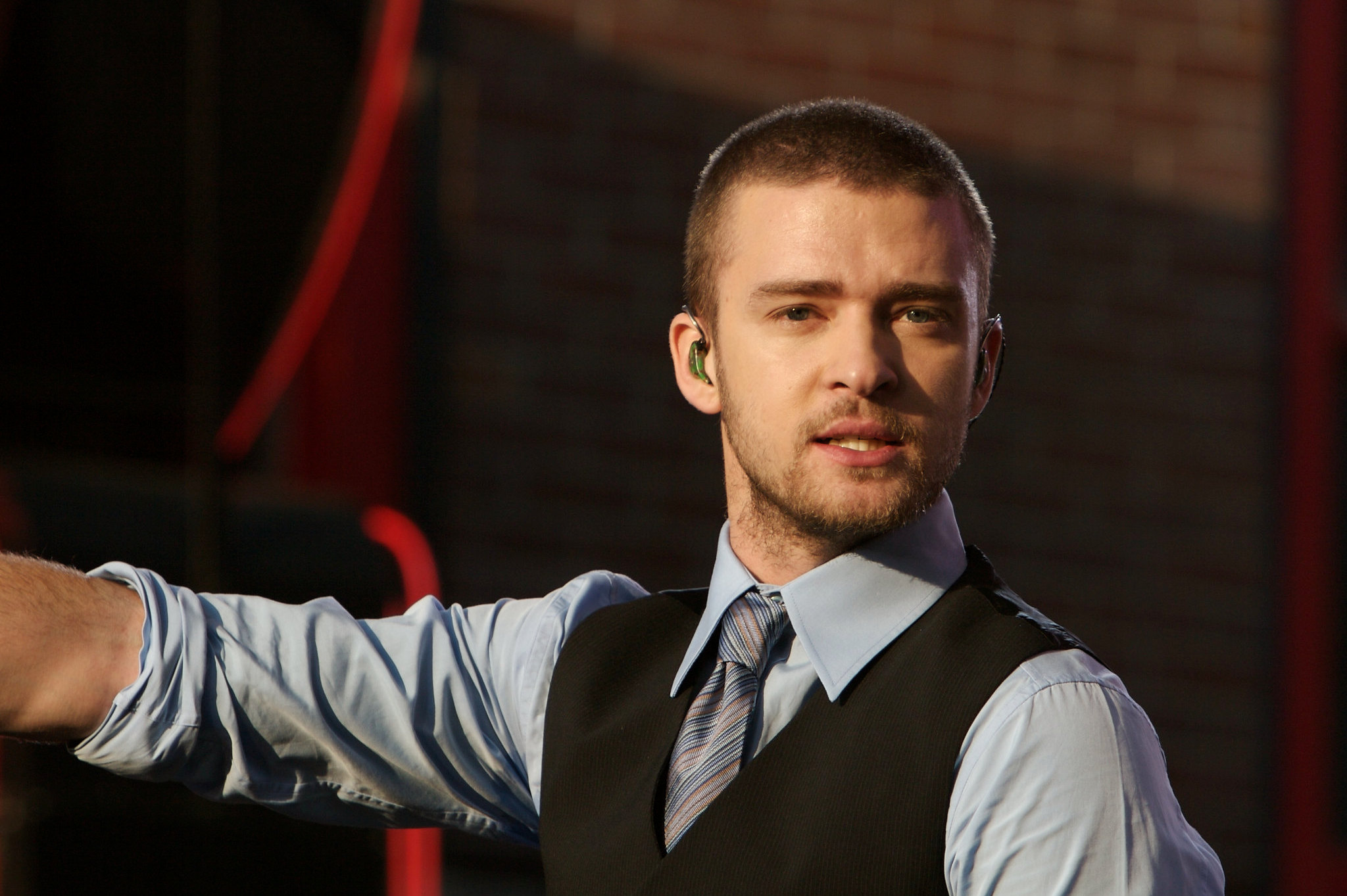 Сегодня Джастину Тимберлейку исполнилось 40 лет. Певец, танцор и актер родился 31 января 1981 года в Мемфисе — музыкальной столице Соединенных Штатов. За последние 25 лет Тимберлейк прошел путь от звезды мегапопулярного бойз-бенда NSYNC до символа музыкальной индустрии США. Вспоминаем 10 лучших клипов сольной карьеры Джастина. 