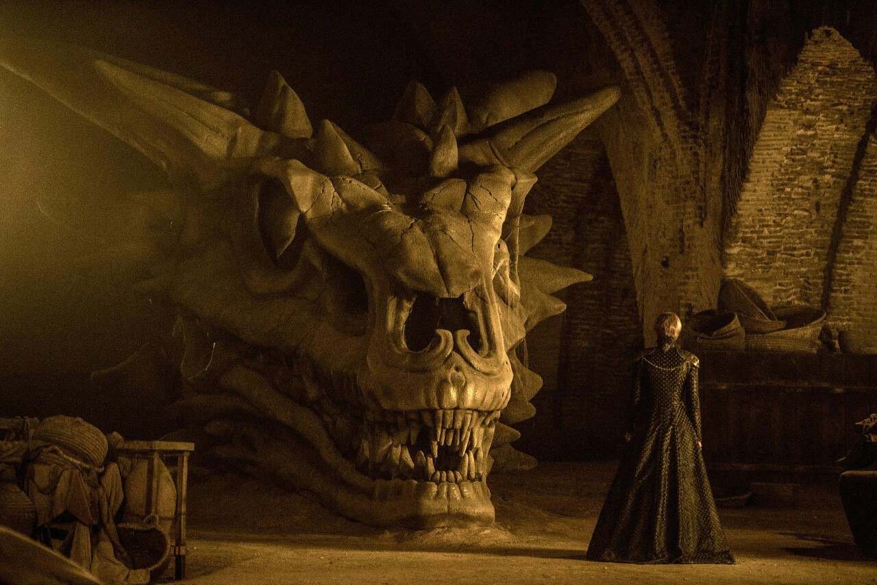 7 сезон «Игры престолов» подтвердил одну из главных фанатских теорий, и зрители уже начали придумывать варианты того, как будет развиваться сюжет в 8 сезоне. И некоторые теории действительно безумные.