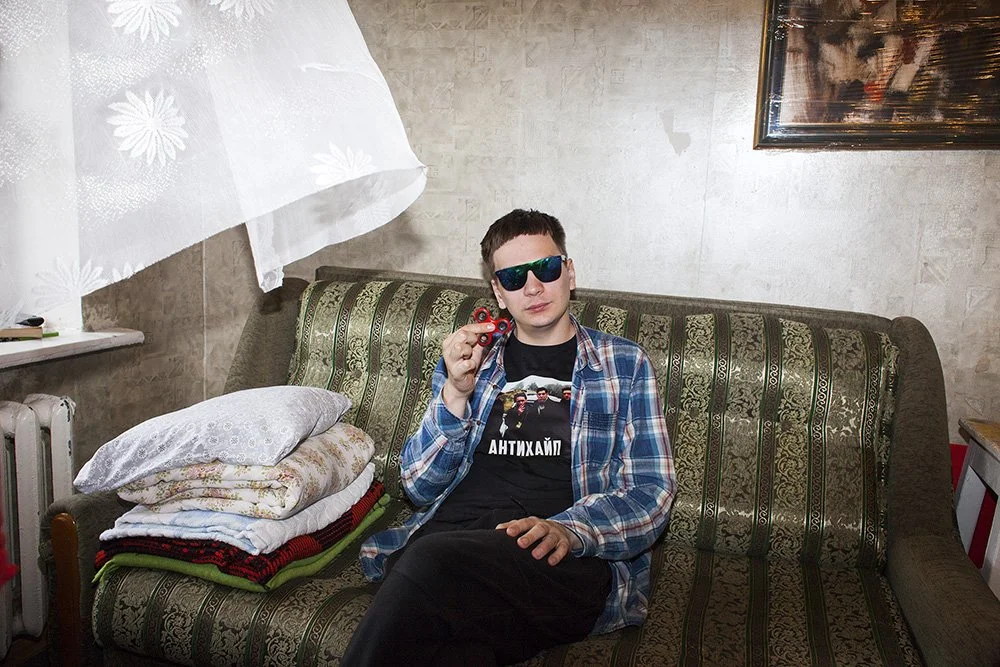 «Хованский — лучший русский блогер»: Гнойный дал интервью во время уборки квартиры - фото 1